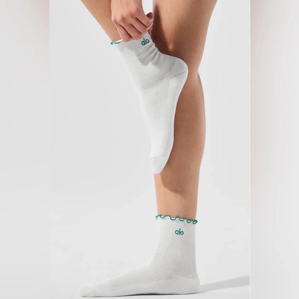 ALO Yoga Women's Lettuce Edge Sock - Picture 2 of 2